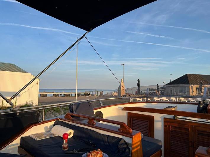 Boot für 4 Personen, mit Seeblick und Ausblick sowie Terrasse an der Nordsee - 3