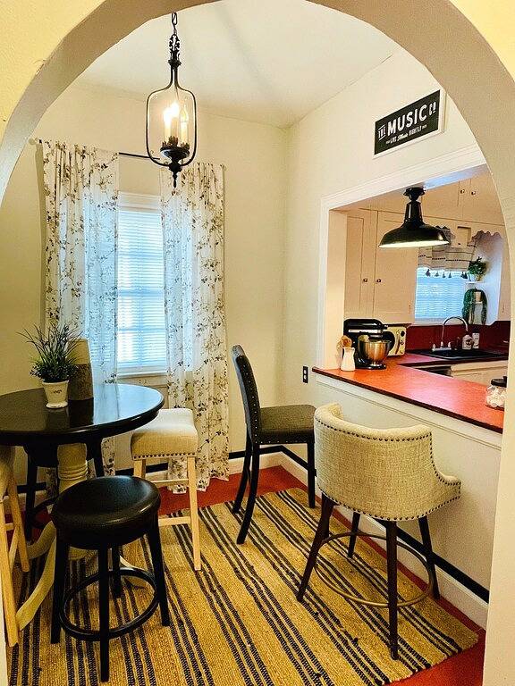 Luxury Spacious Historic Home - College Hill - 2mi. to Downtown in Wichita, Kansas