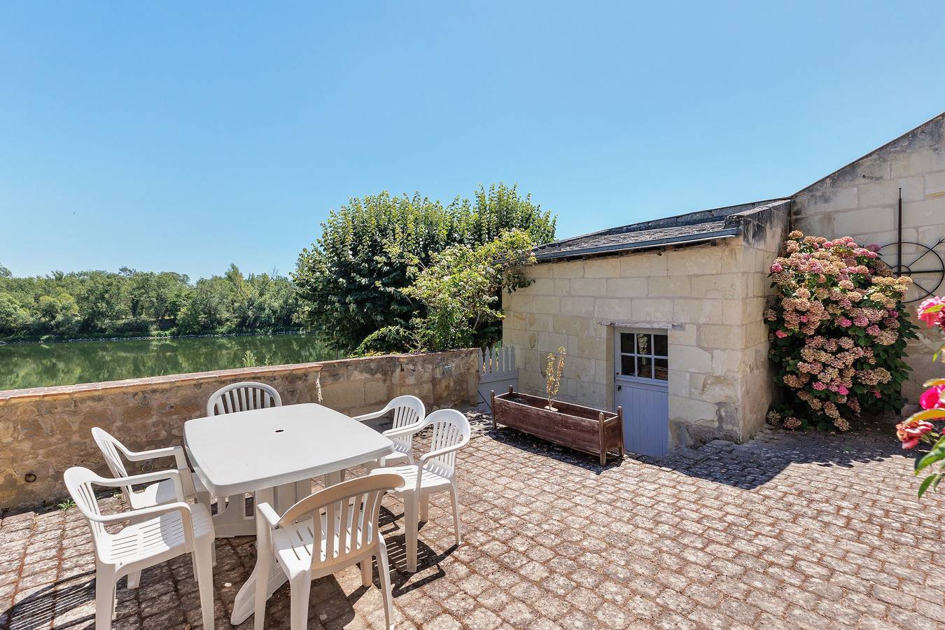 Ferienhaus 'Maison Vue Loire' mit privater Terrasse, Garten und Wlan in Chouzé-sur-Loire, Loire-Tal