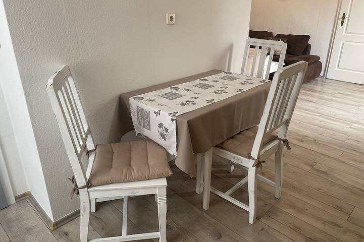 Ganze Wohnung, Ferienwohnung, Landhausküche, direkt am Park "Fuchsgrund" in Hohenstein-Ernstthal, Chemnitz und Umgebung