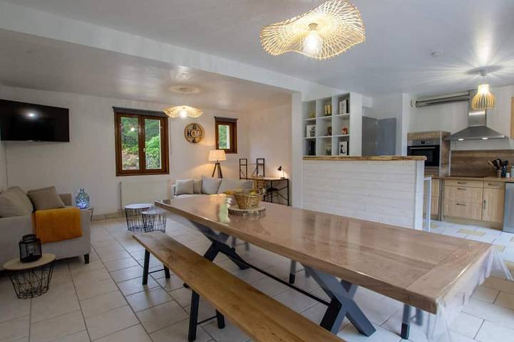 Gîte pour 8 personnes, avec Balcon et Jardin