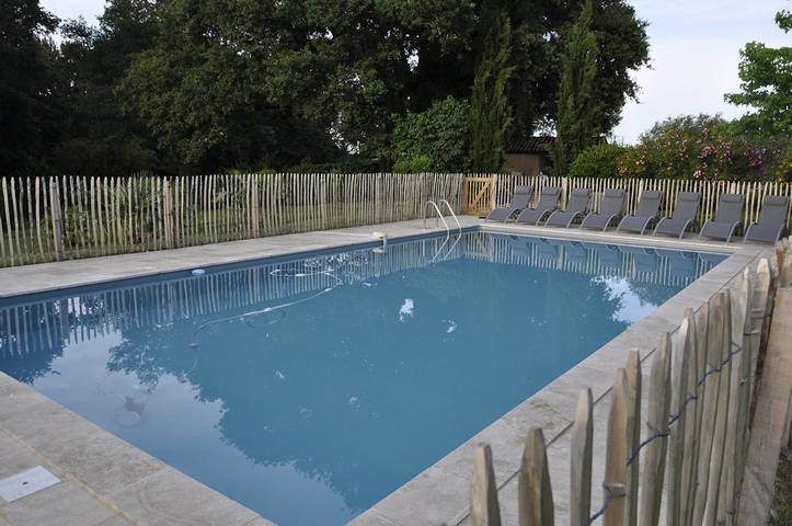Gîte pour 13 personnes, avec jardin et piscine ainsi que terrasse et vue sur le lac dans les Landes - 3