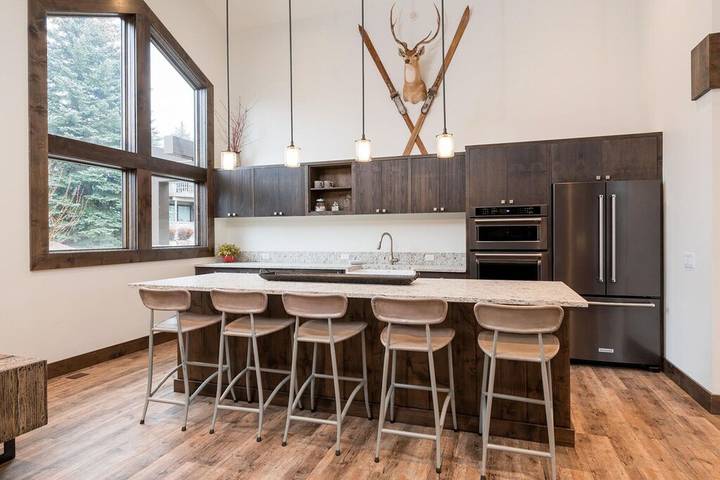 Vacation rental for 6 people, with hot tub and balcony as well as pool in Sun Valley ID