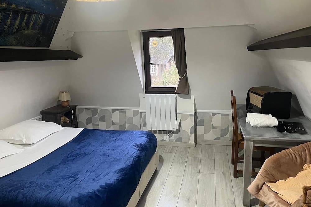 Maisons Normandes pour 12 pers. - Piscine Chauffée - 30 km de la côte normande in Épaignes, Région de Bernay