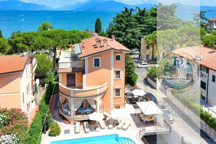 Villa für 8 Personen, mit Garten und Pool sowie Balkon in Desenzano del Garda