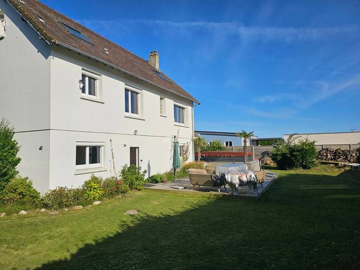 Location de vacances pour 8 personnes, avec piscine ainsi que jardin et jacuzzi à Quinéville - 3