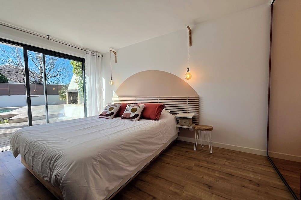 Villa Avec Piscine au Charme Authentique et Naturel in Baillargues, Côte d'Améthyste