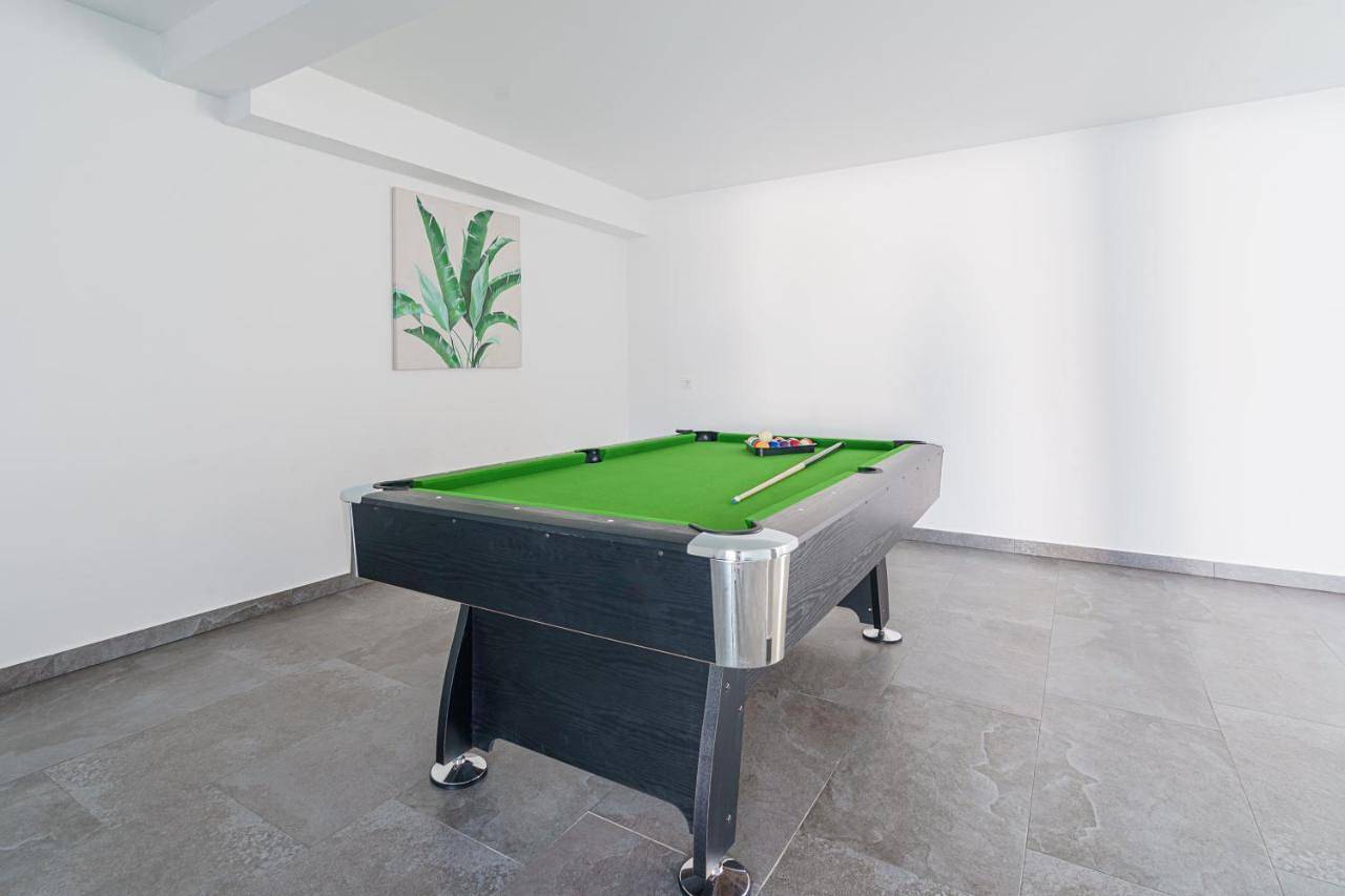 Villa with Sea View in Atalaia, Distrito de Lisboa