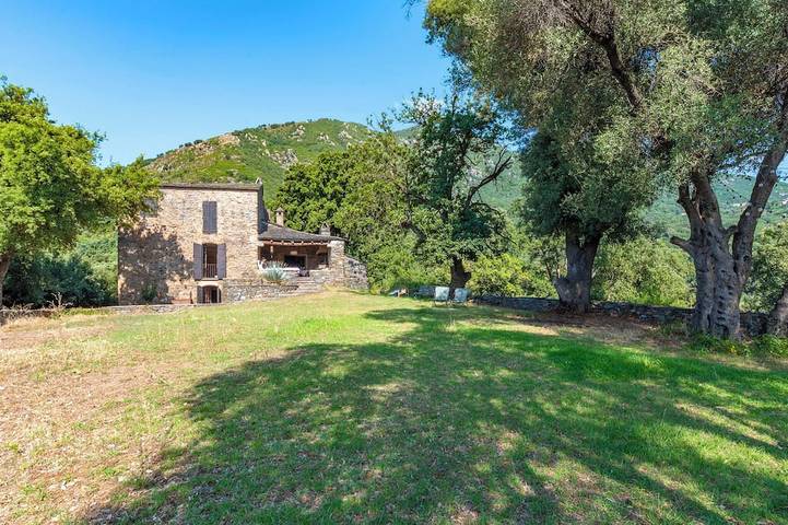 Location de vacances pour 8 personnes, avec Terrasse à Valle-di-Campoloro