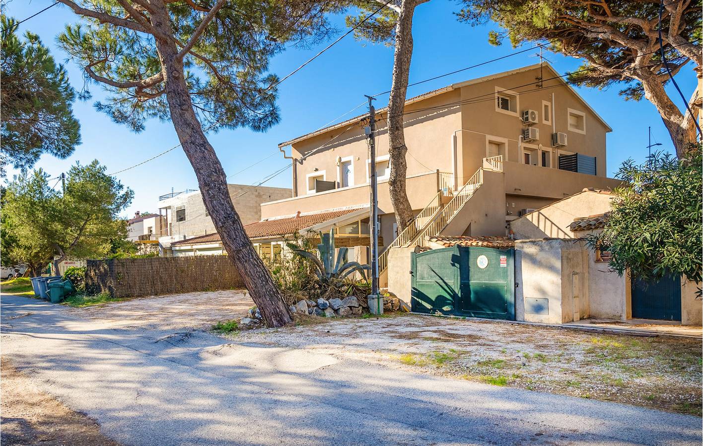 Ganze Ferienwohnung, Urlaub am Strand mit modernen Annehmlichkeiten in La Capte, Giens