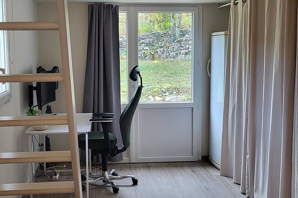 Jolie maison très confortable pour 6 à 8 personnes à 10mn à pied de la rivière. in Balazuc, Ardèche