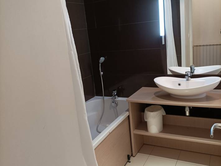 Gîte pour 8 personnes, avec jacuzzi et balcon ainsi que sauna et piscine à Jausiers - 4