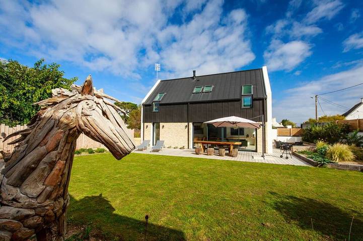 Gîte pour 8 personnes, avec terrasse et jardin dans Casino de Quiberon