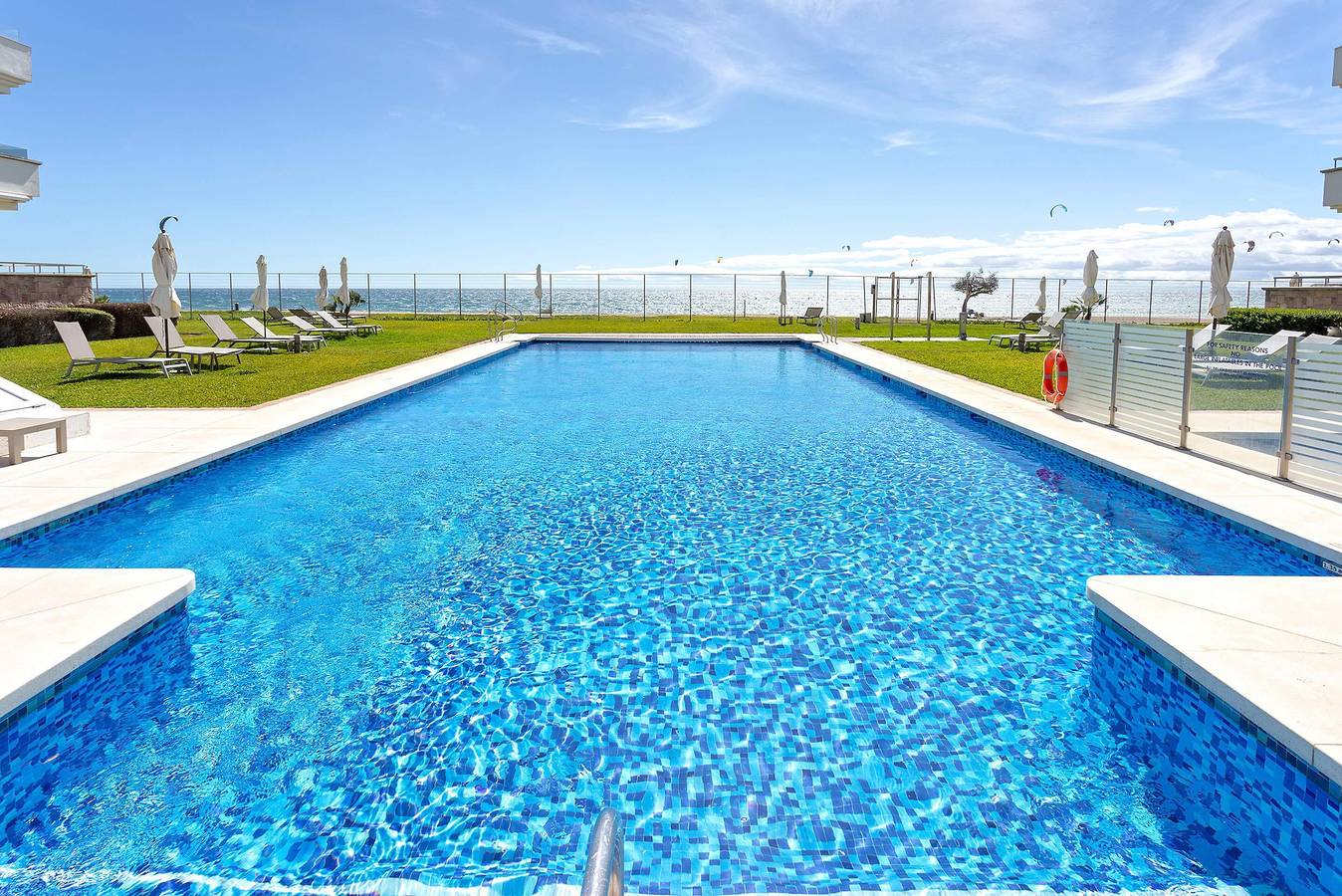 Apartamento entero, Bright apartment front of beach. Guadalmansa Beach in Sun Park (Estepona), Estepona