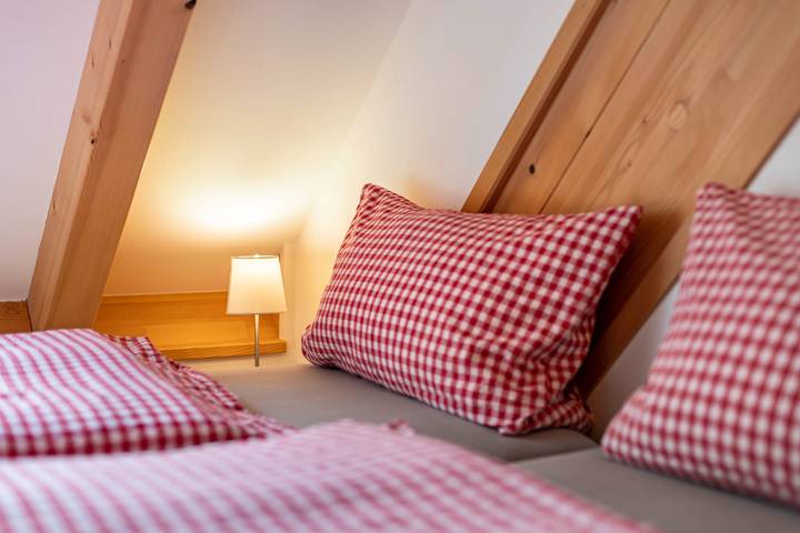 Appartement entier, Rauferhof dans l’Attental – Appartement Schwalbeneschd avec balcon et Wi-Fi in Wittental, Stegen