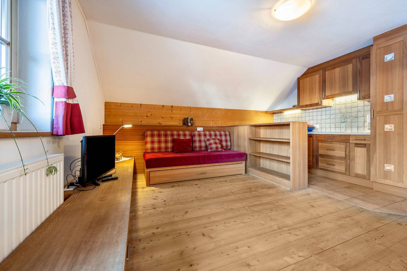 Ganze Wohnung, Ferienwohnung 'Lechnerhof 3' mit Bergblick, Gemeinschaftsgarten und Wlan in Pragser Wildsee, Prags