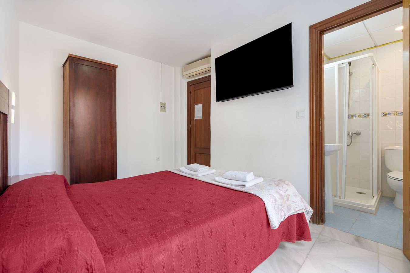 Habitación 102 con balcón, Wi-Fi y aire acondicionado in Granada, Provincia de Granada