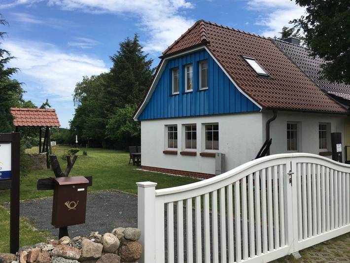 Ferienhaus für 4 Personen, mit Terrasse und Garten sowie Seeblick in Fuhlendorf