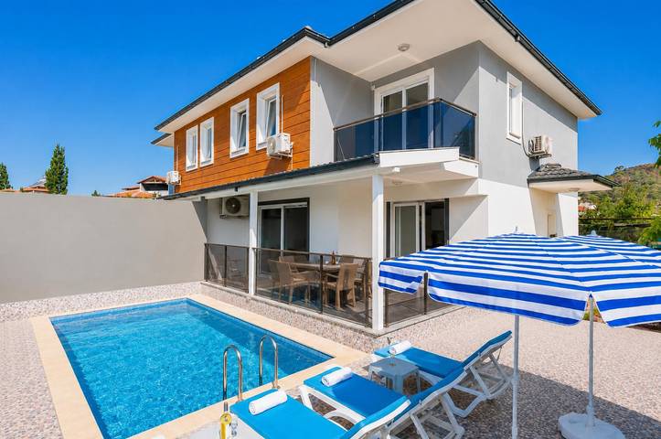 Villa für 9 Personen, mit Terrasse - 1
