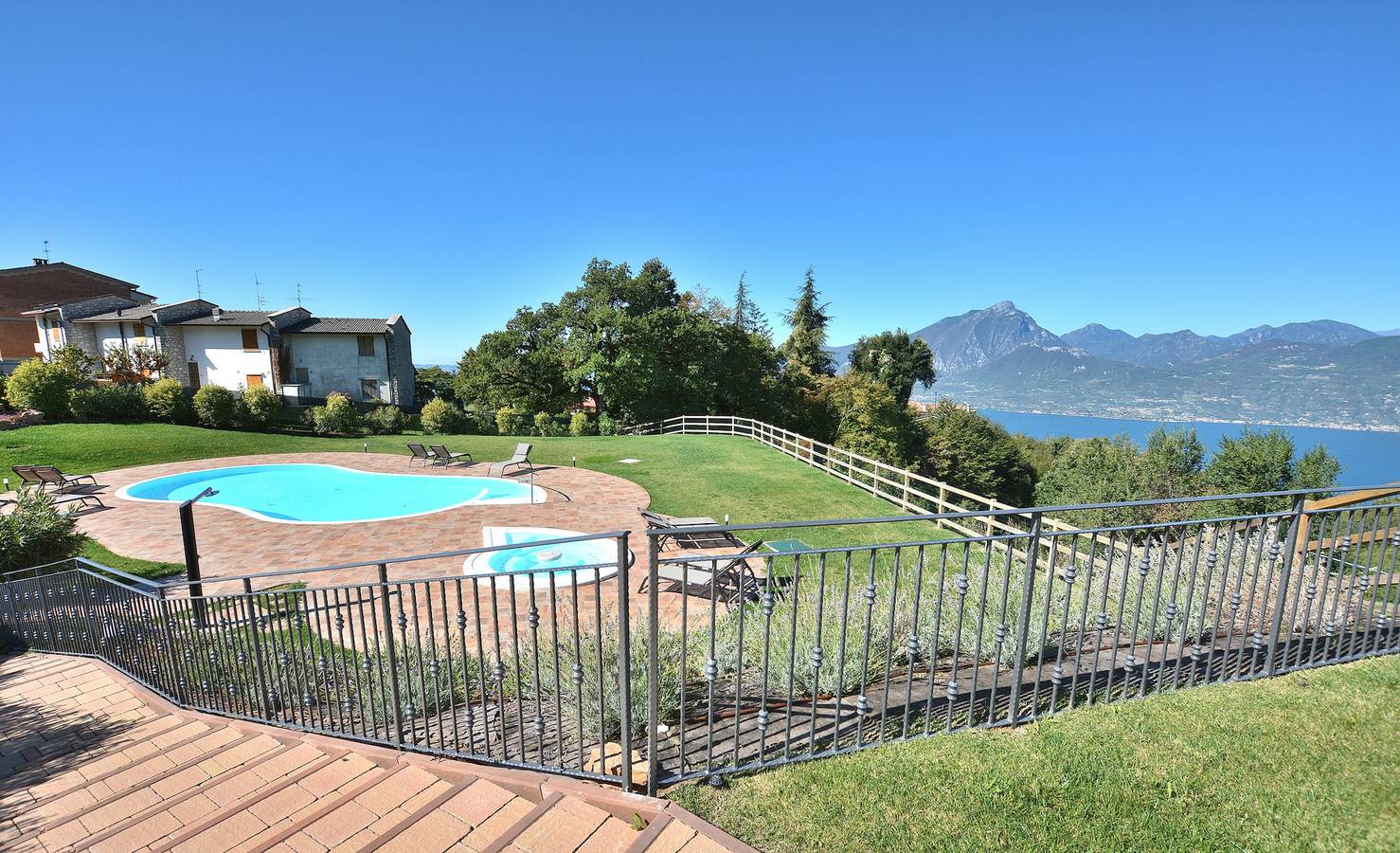 Ganze Wohnung, Apartment Borgo Montagna With Pool in San Zeno di Montagna, Gardasee-Berge