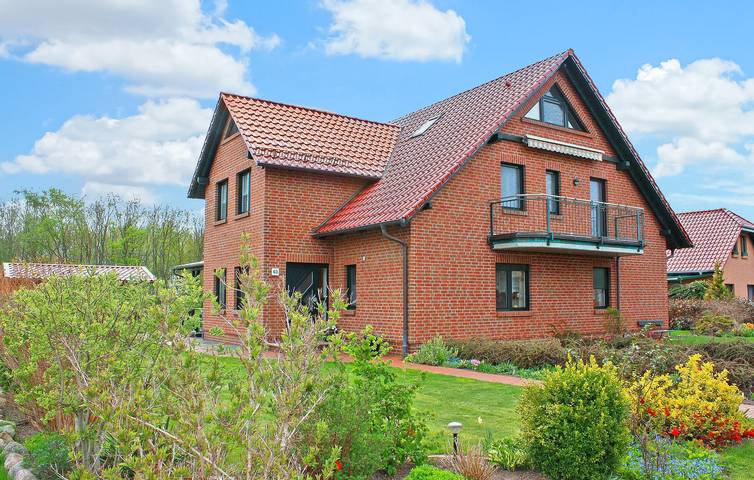 Ganze Ferienwohnung, Rückzugsort am Strand mit Terrasse und Parkplatz, 800 m zum Klink Beach in Klink, Müritz