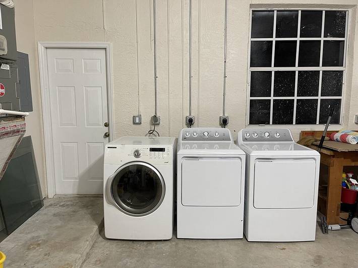 Vacation rental for 14 people, with yard and hot tub, with pets in Lake Worth