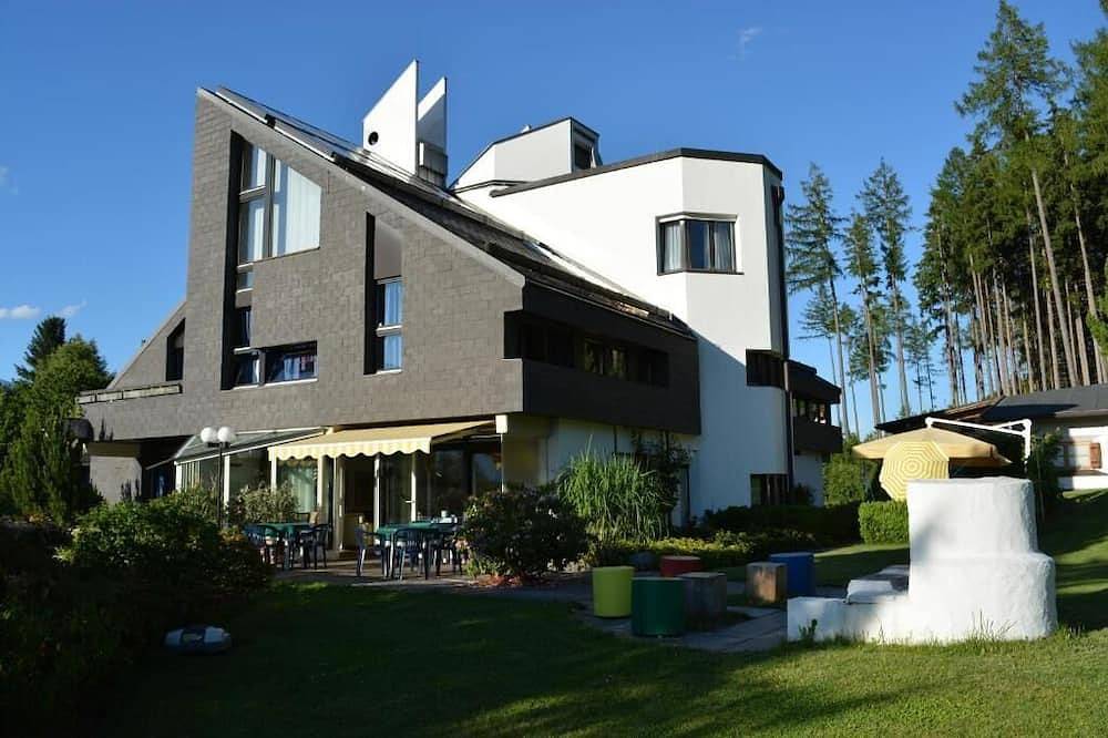 Amazing house/B&B with all amenities in a private area near the forest in Igls in Igls, Innsbruck