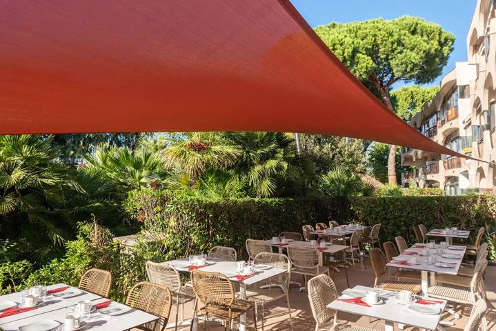 Hôtel pour 2 personnes, avec Piscine dans les Alpes maritimes - 2