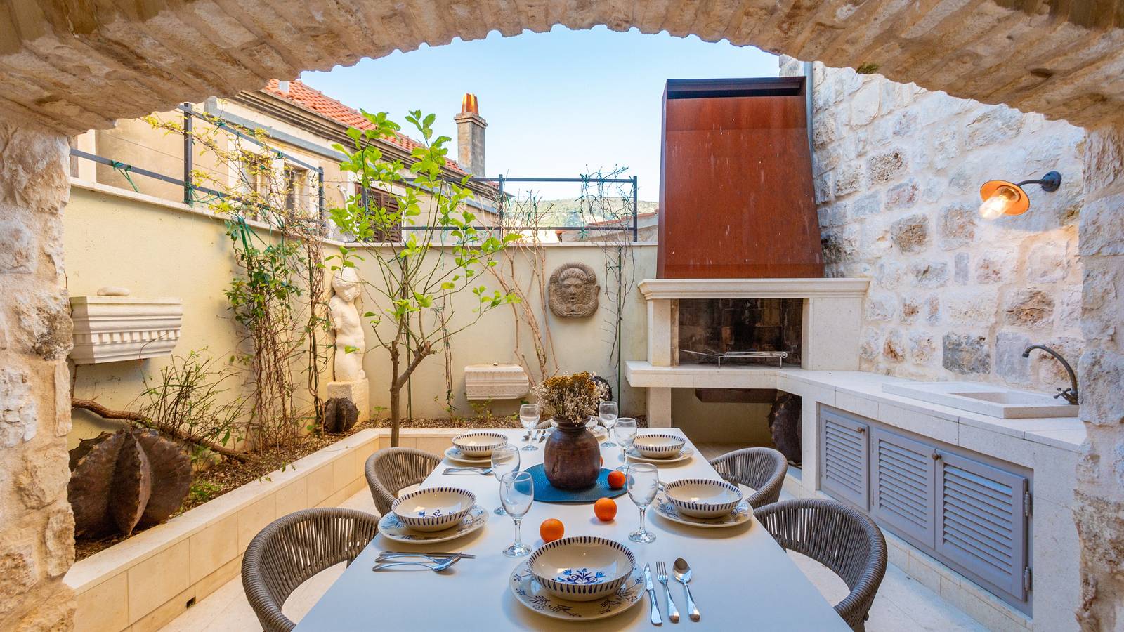 Villa Palazzo Antiqua beachfront Vis by Villas Gui in Vartalac, Komiza