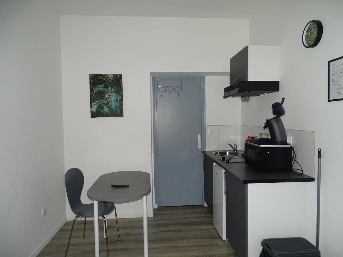 Appartement entier, One-Bedroom Apartment in Raismes, Région de Valenciennes
