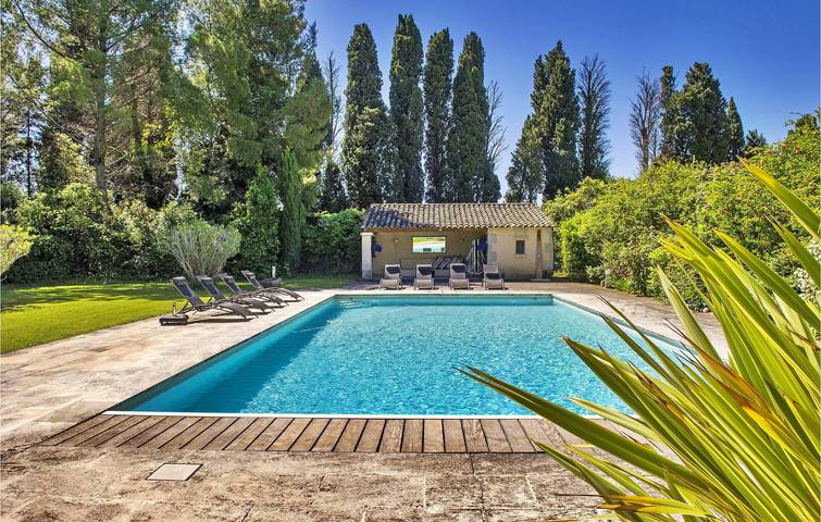 Location de vacances pour 14 personnes, avec terrasse et piscine à Châteaurenard - 4