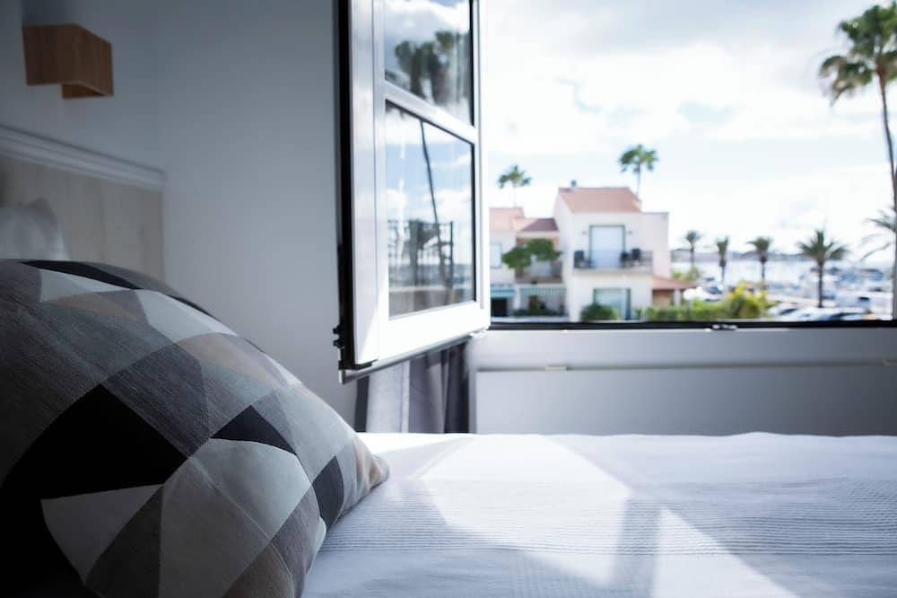 First line holiday house in the exclusive and private marina of Pasito Blanco. in Maspalomas, San Bartolomé de Tirajana