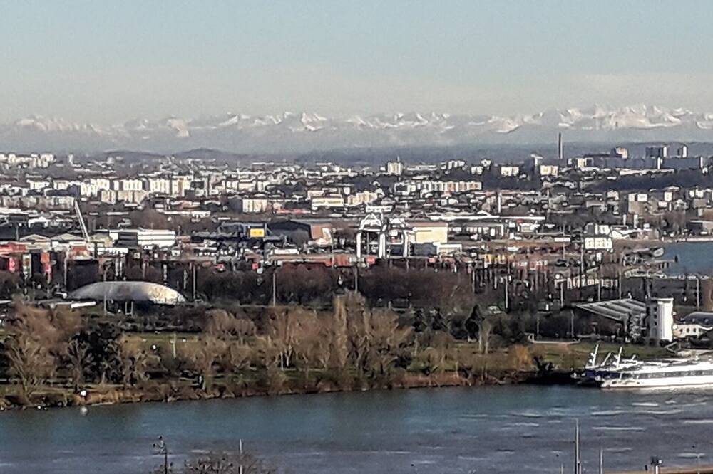Appartement entier, T4/5 avec vue sur les Alpes à 5 minutes de Lyon in La Mulatière, Lyon et ses environs