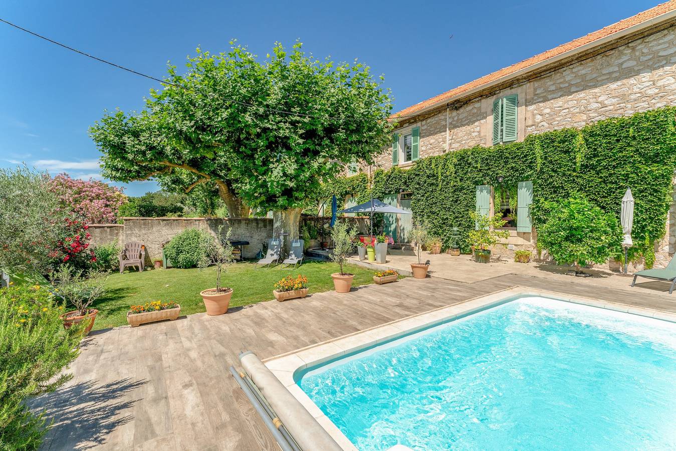 Chambre d'hôtes « Aux Portes Des Alpilles » avec piscine partagée, Wi-Fi et climatisation in Saint-Martin-de-Crau, Côte méditerranéenne (France)