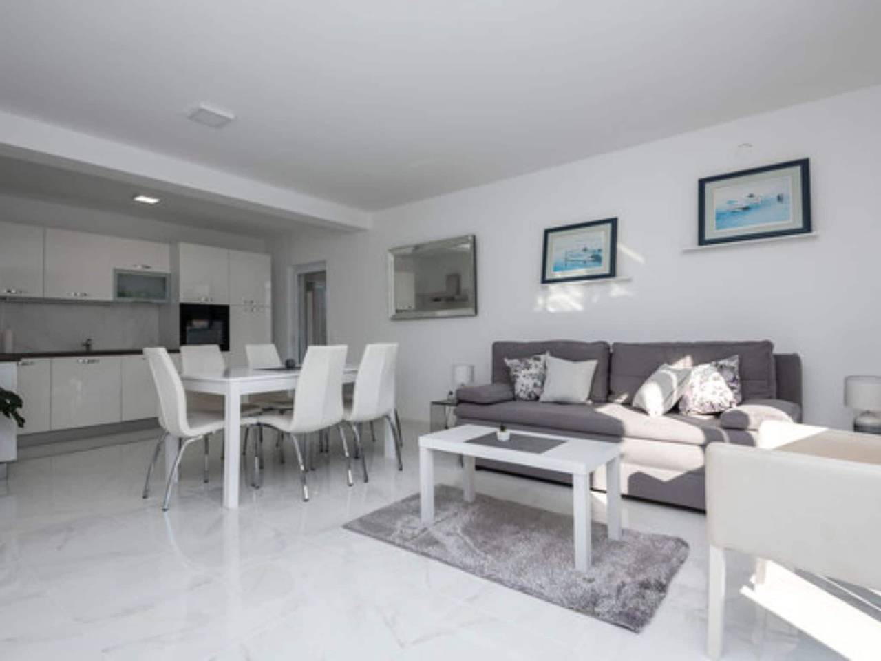 Four Bedroom Villa With Terrace and Swimming pool in Imoschi, Makarska Riviera