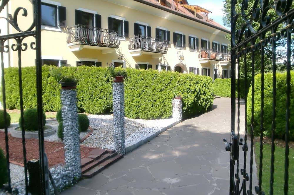 Ganze Wohnung, Ferienwohnung mit eig. Garten in Kreuzeckgruppe, Dellach im Drautal