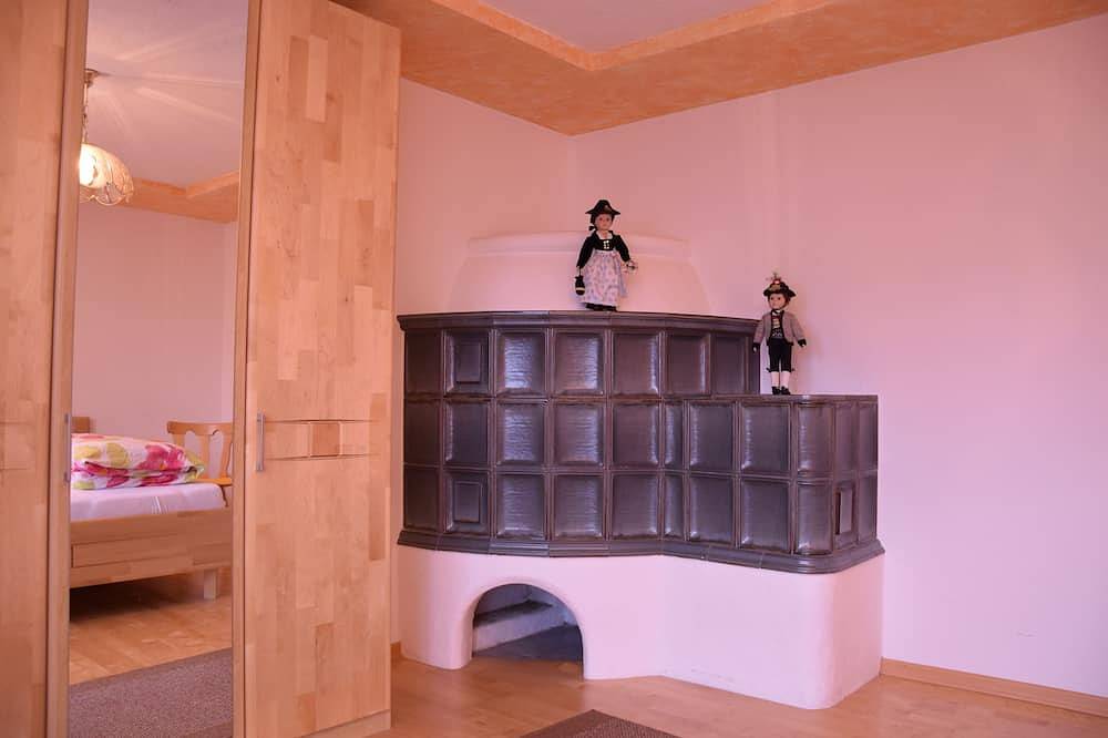 Ganze Wohnung, Ferienhaus in ruhiger sonniger Lage mit Blick auf die Zillertalerbergwelt, Wlan in Hart im Zillertal, Bezirk Schwaz