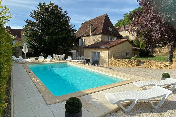 Location de vacances pour 11 personnes, avec Balcon ainsi que Jacuzzi et Jardin à Cénac-et-Saint-Julien