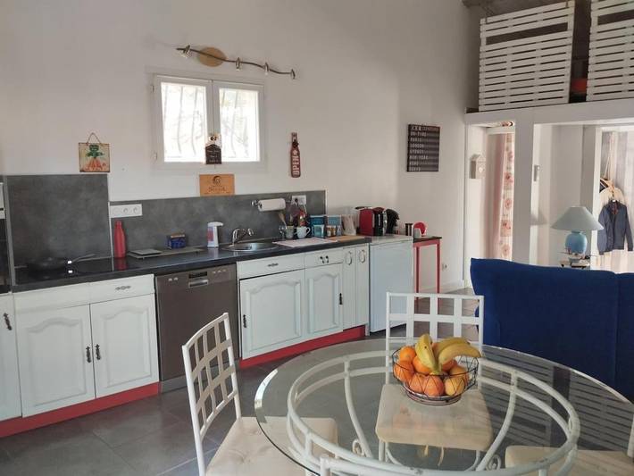 Location de vacances pour 4 personnes, avec jardin ainsi que vue et terrasse à Lamothe-Montravel - 3