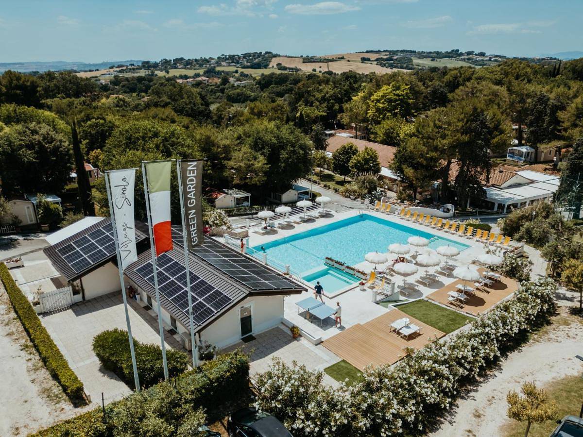 Green Garden Village con piscina, spiaggia riservata e parcheggio in Sirolo, Riviera del Conero