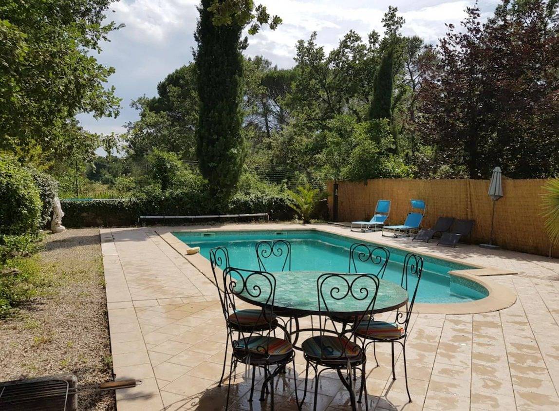 Petite villa avec piscine privée in Garéoult, Région de Brignoles