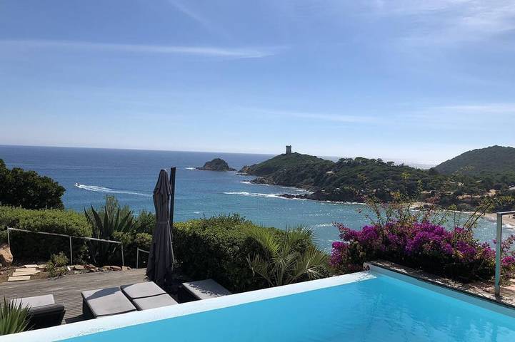 Location de vacances pour 10 personnes, avec jardin dans Plage de Fautea