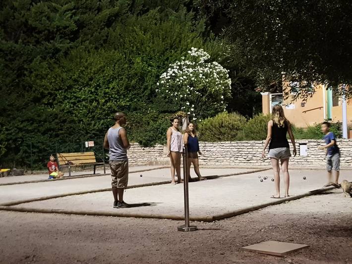 Camping für 6 Personen, mit Terrasse, mit Haustier in Vaucluse - 3