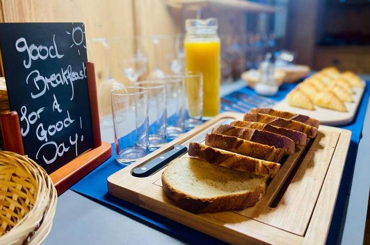 Hôtel pour 2 personnes, avec terrasse ainsi que piscine et vue, animaux acceptés à Bourg-Saint-Pierre - 4