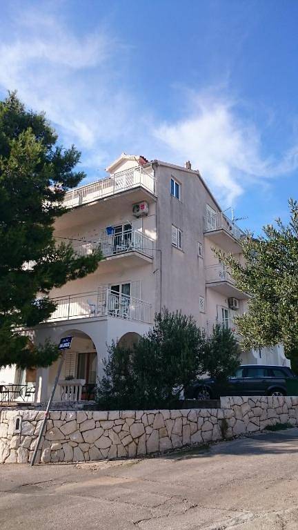 Ganze Wohnung, Ein modernes Apartment mit grosse Terrasse in Primosten, Šibenik-Knin