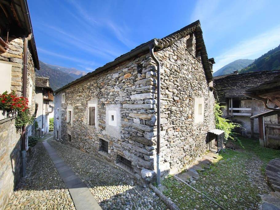 Two-Bedroom House in Maggia, Tessiner Alpen