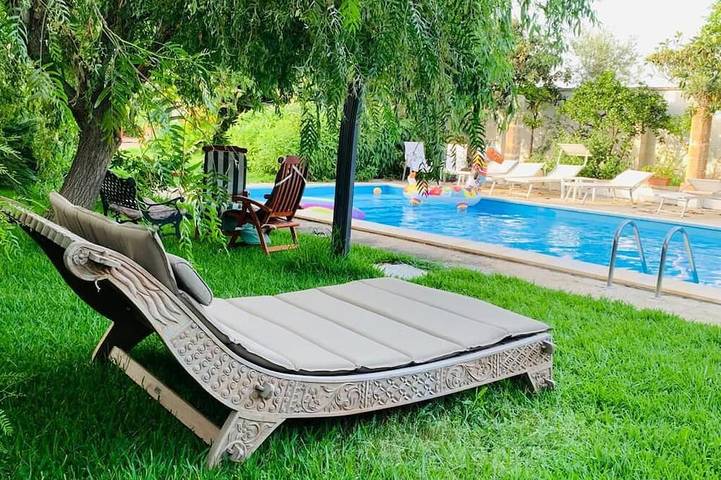 Location de vacances pour 20 personnes, avec Terrasse ainsi que Jardin et Piscine à Copertino