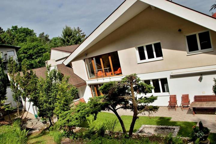 Villa für 30 Personen, mit Pool und Sauna sowie Garten und Ausblick, mit Haustier in Prag - 2
