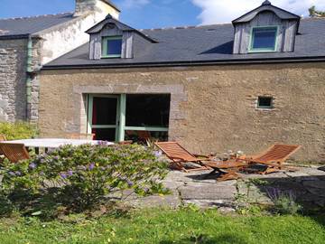 Cottage pour 7 personnes, avec jardin et terrasse, adapté aux familles à Lampaul-Ploudalmézeau