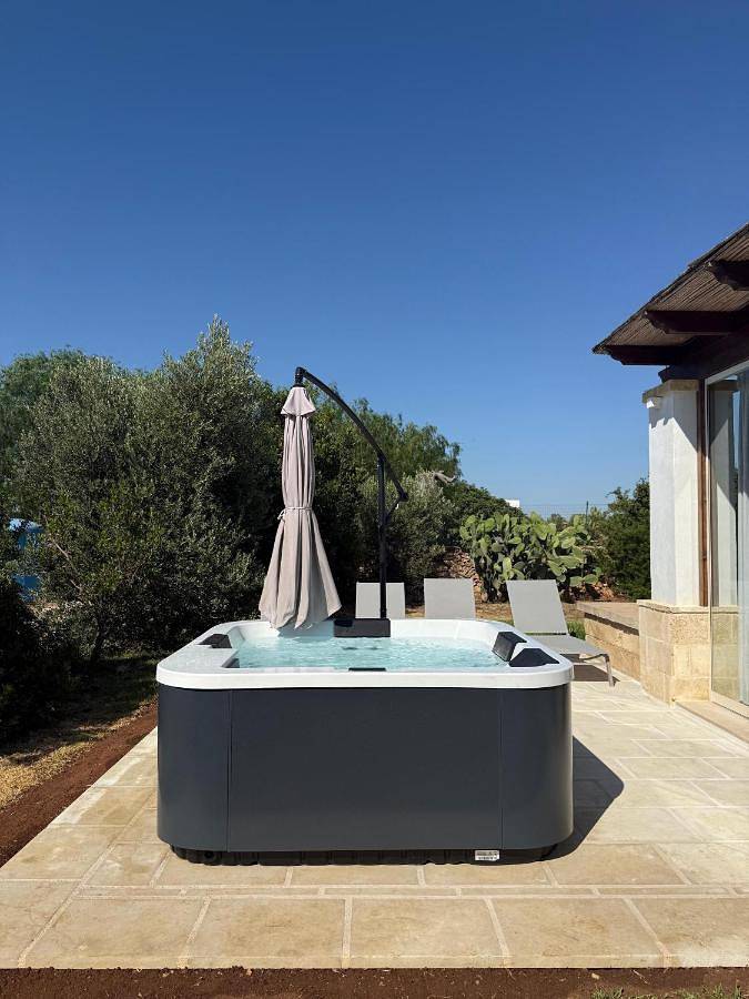 Villa Mary con idromassaggio e uso area piscina in Alezio, Golfo di Taranto